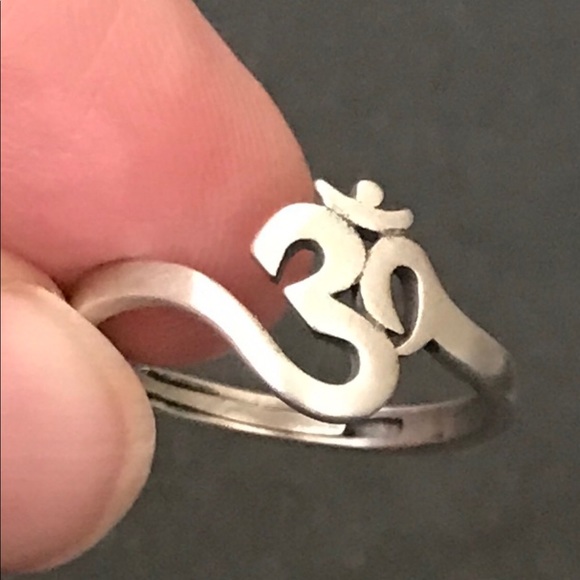 OM symbol sterling silver Adjustable ring - Picture 8 of 9